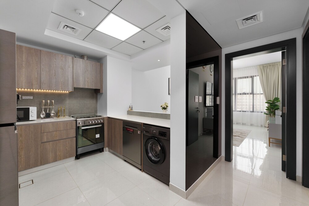 Maison Privee - Tranquil Escape w/ Balcony and High-End Facilities