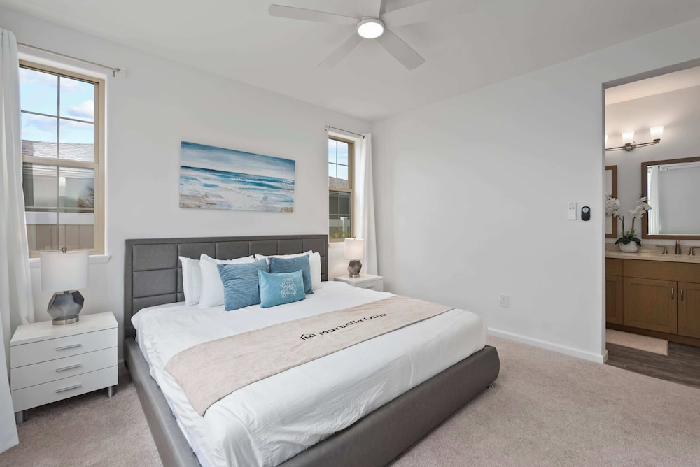 @marbella Lane - Elegant 3BR w/ Marvelous Views