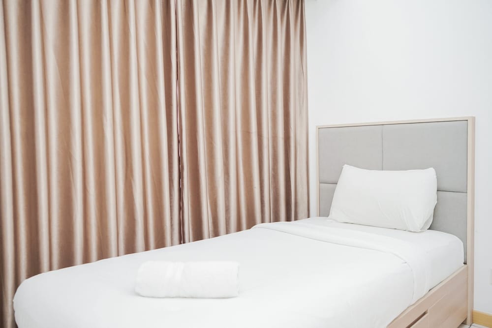 Cozy Living 2BR at M-Town Residence Apartment view 4