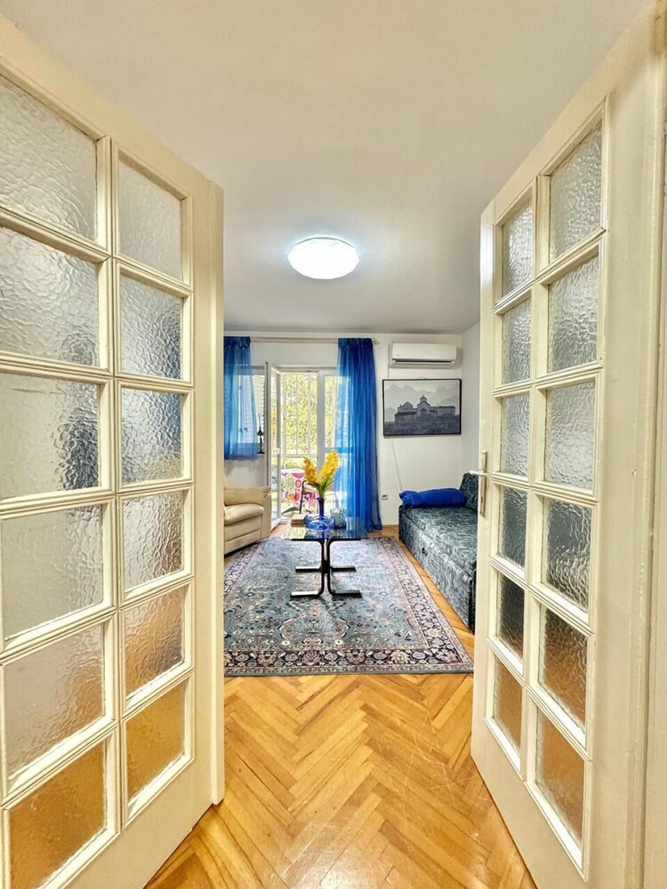 Two Bedroom Apt near Slovenska Beach