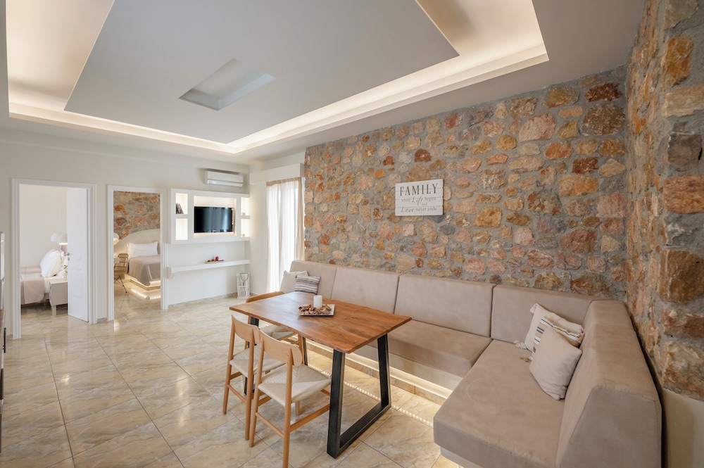 Loukas & Emma Eco Houses
