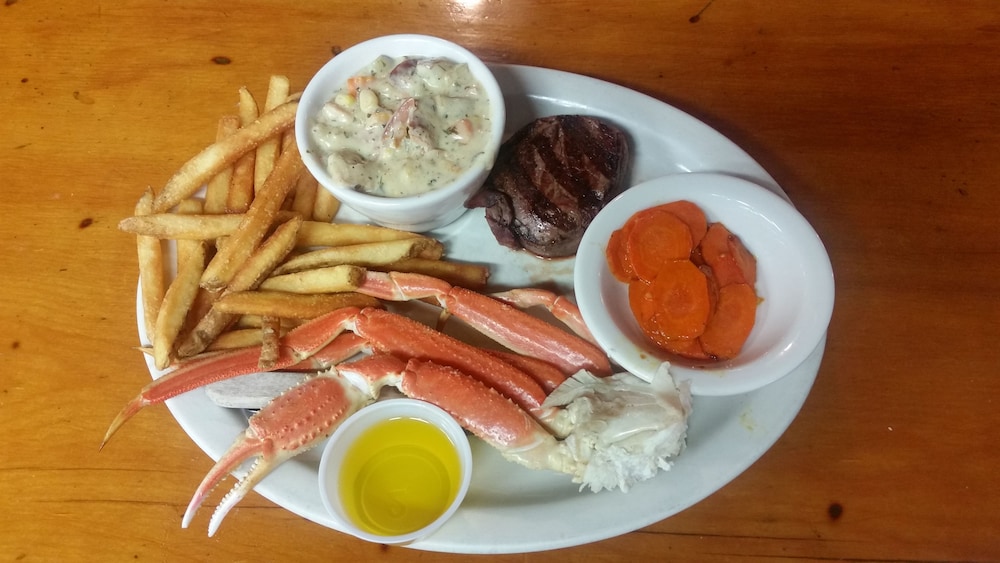 Gwin's Lodge & Roadhouse Est. 1952
