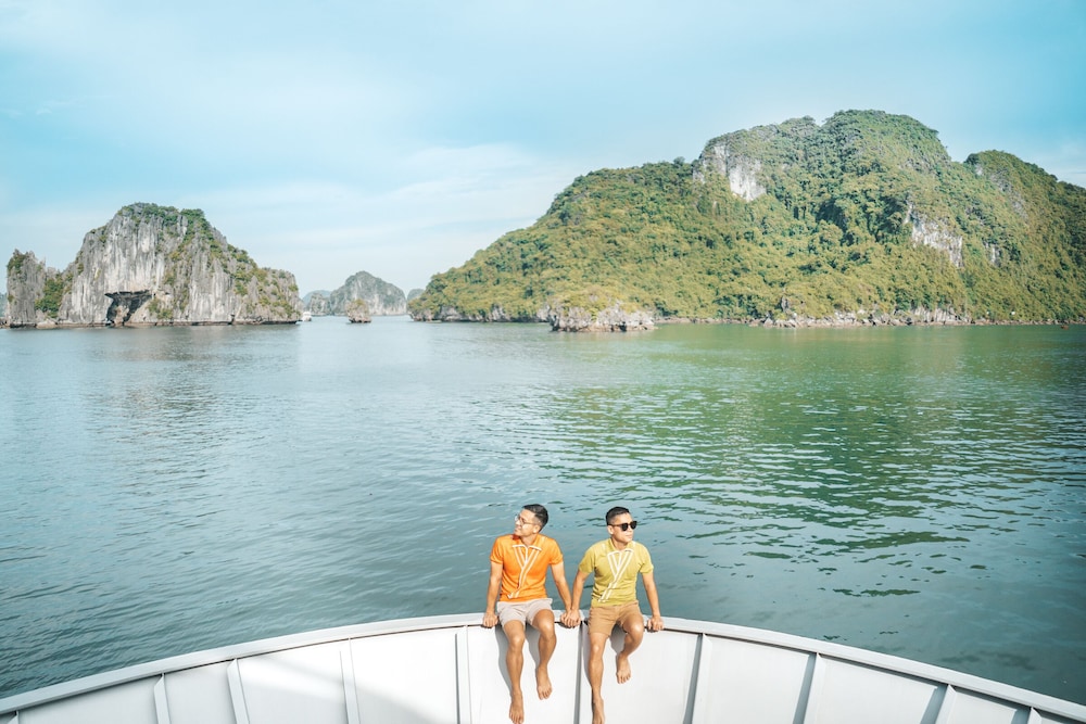 Paradise Elegance Cruise