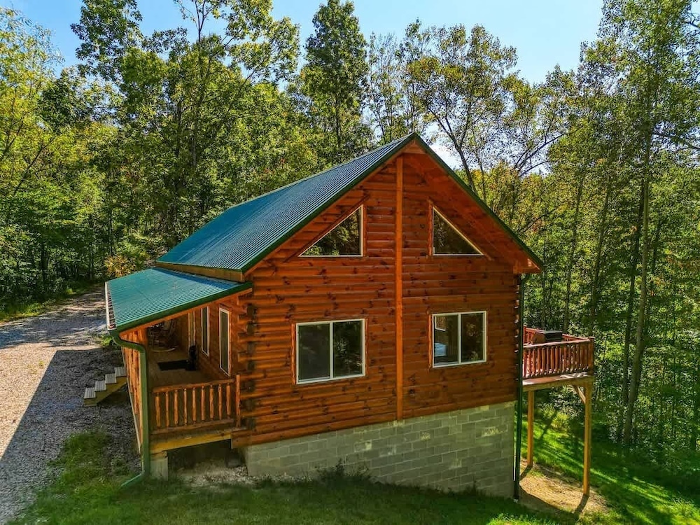 Seven Pines Cabin - Secluded in Hocking Hills