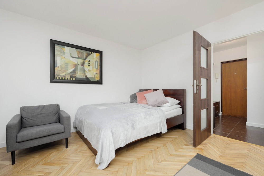 Studio Bagno Warsaw Downtown by Renters view 5