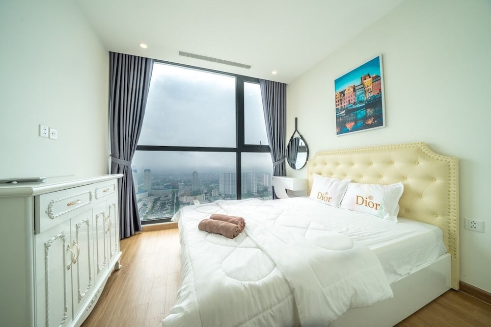 Bom Homes - Vinhomes Skylake Serviced Apartment