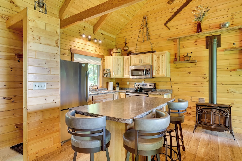 22 Mi to Whitetail Ridge Ski Area: Cozy Getaway