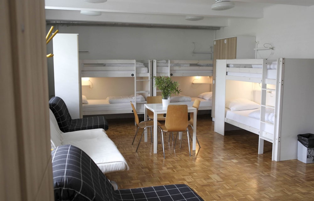 Hostel DIC