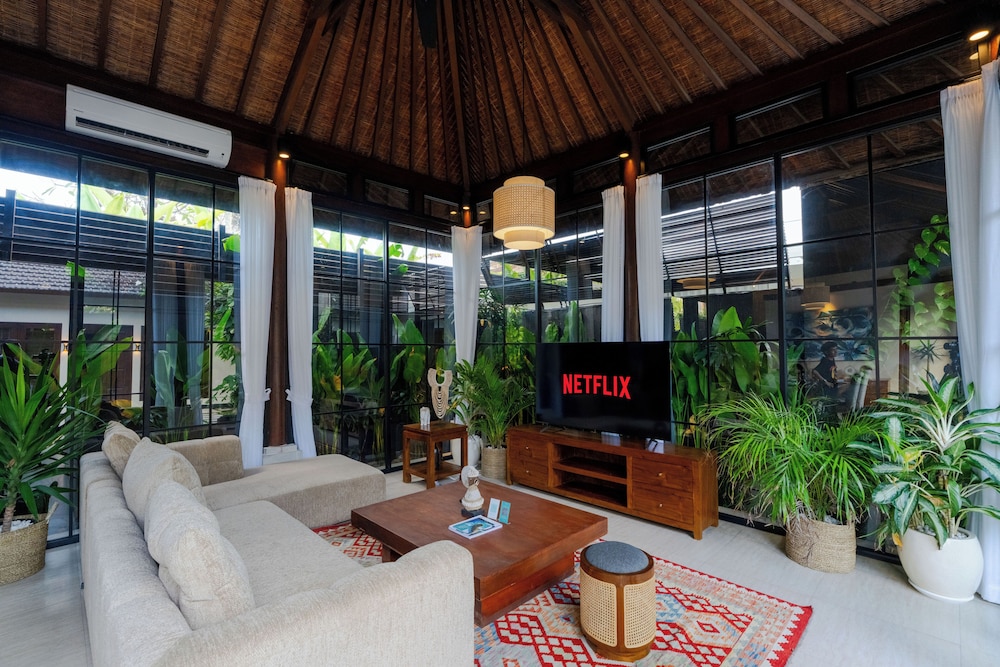 Villa Boholuma by Pertama Management