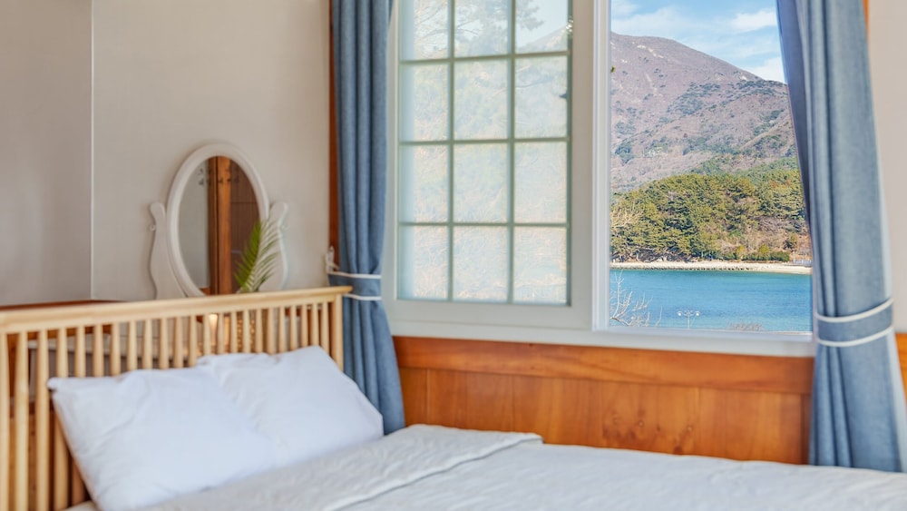 Geoje Come and Stay Pension