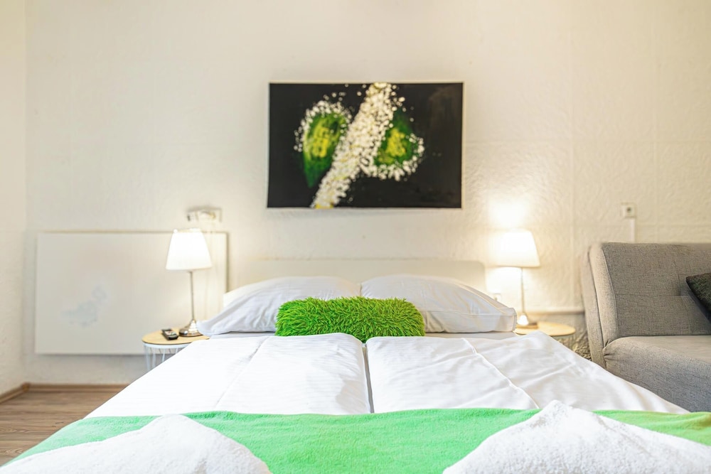Affordable Stay Near Wiener Stadthalle