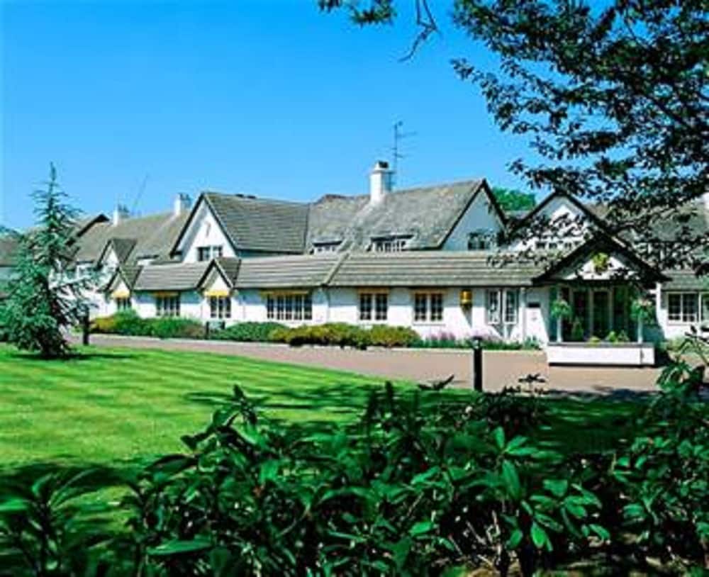 Hook Vacations - Britannia Basingstoke Country Hotel  Spa - Property Image 1