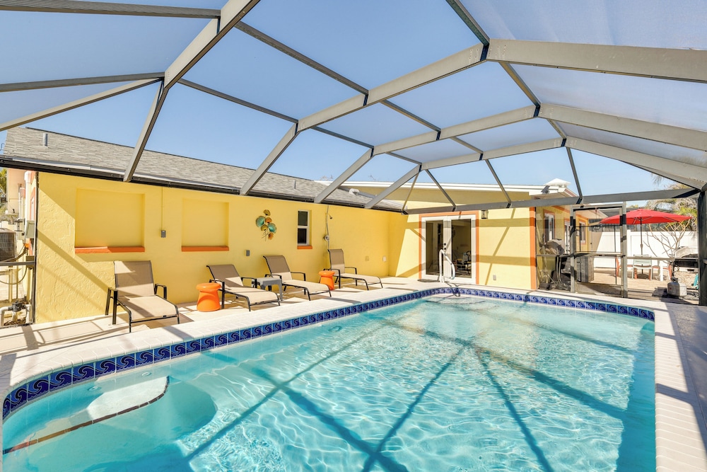 Walk to Fort Myers Beach: Family-friendly Getaway!