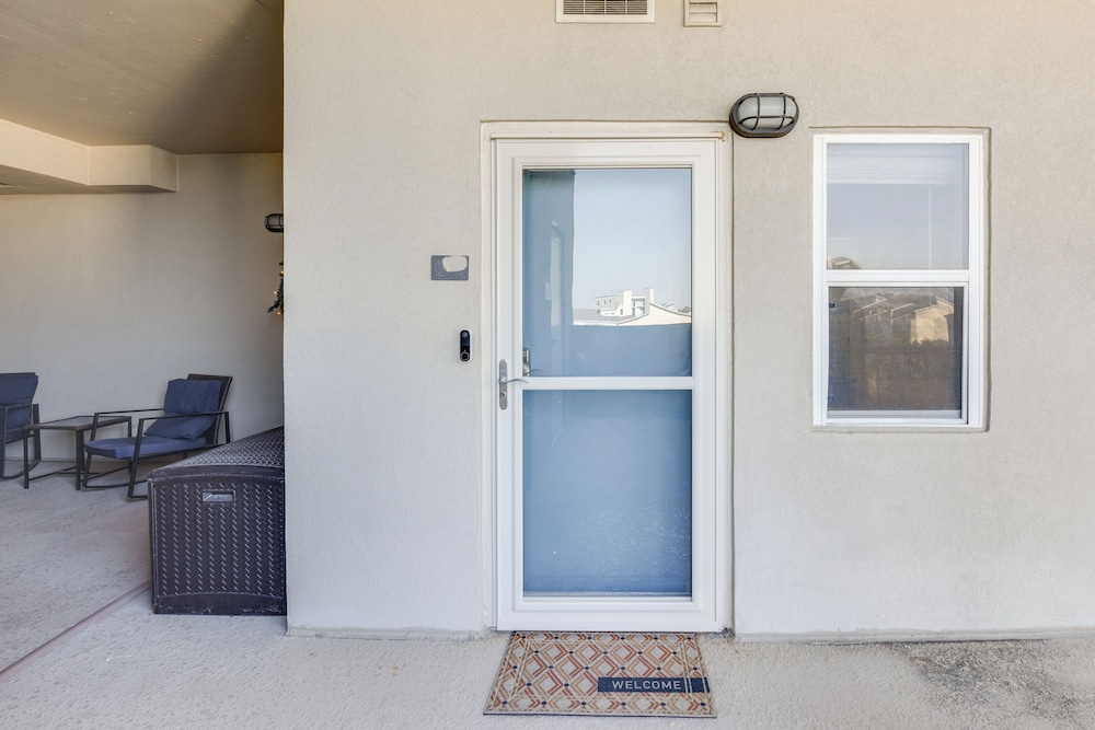 Walk to Sand! Modern Okaloosa Island Condo
