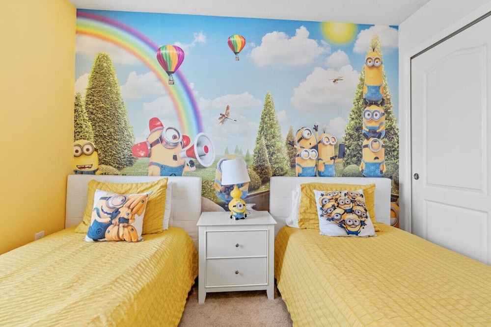 Spacious 5BR Villa w Private Pool Near Disney