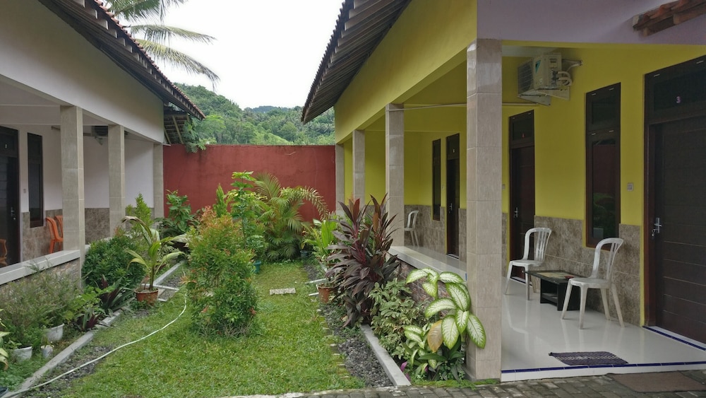 Losmen Tut Wuri 2 view 3