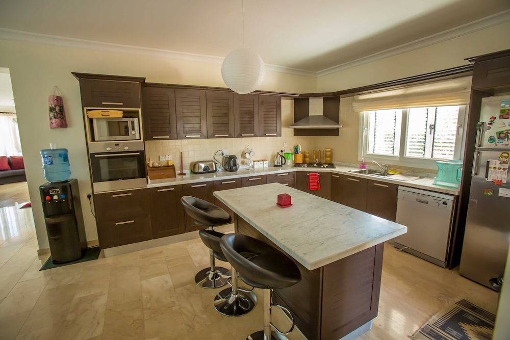 Villa - Sleeps 14 - Private Pool - Cinema Room