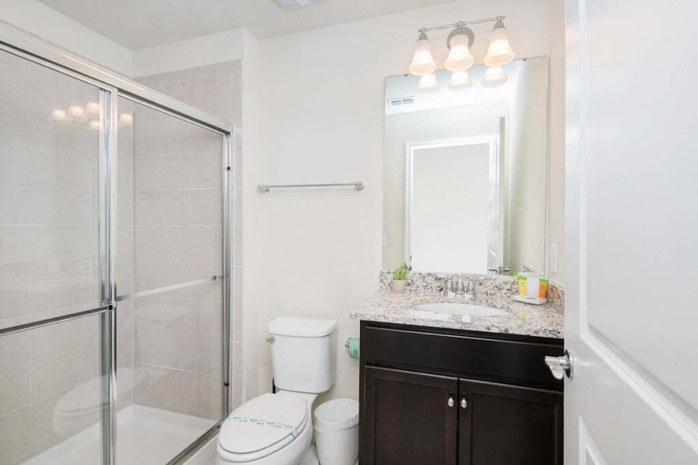 Elegant 5-bedroom Villa w Private Pool Near Disney