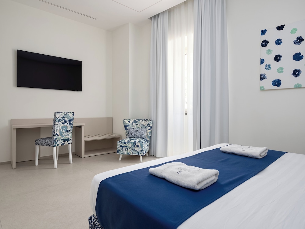 Blue Sky Luxury Palace