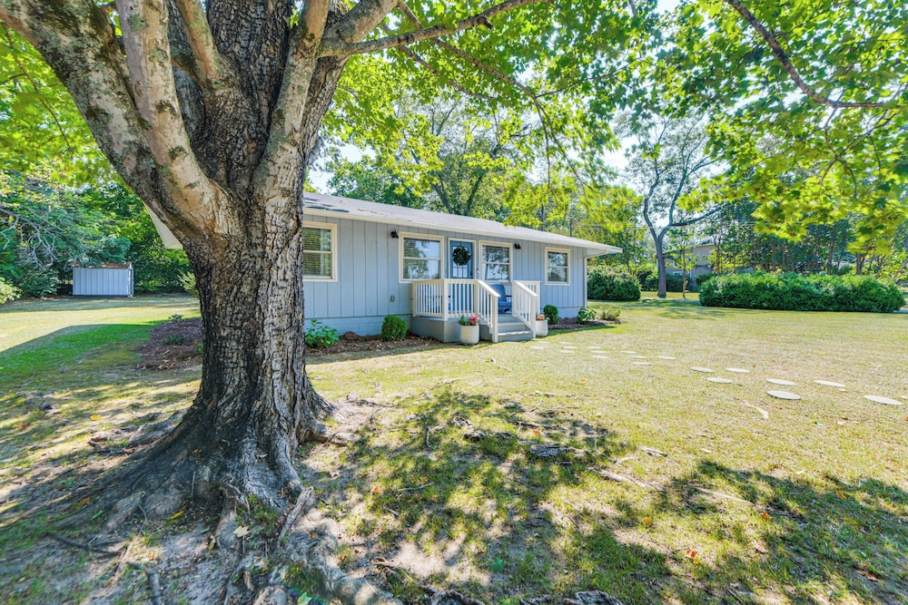 Walk to Dtwn Pine Mountain! 'evergreen Cottage'