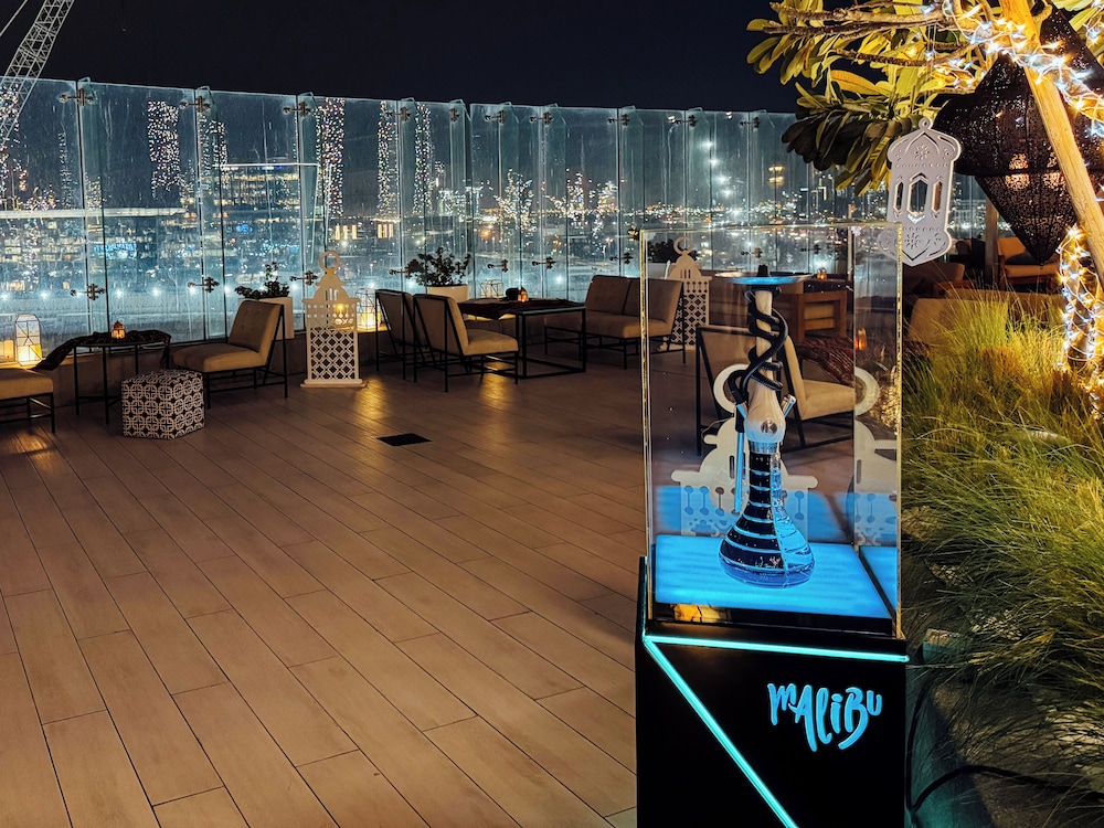 Grapeful Stay – Luxury Hostel Paramount Tower Business Bay