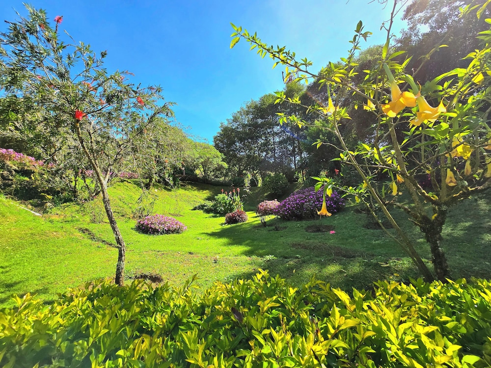 Hotel de Montaña Suria