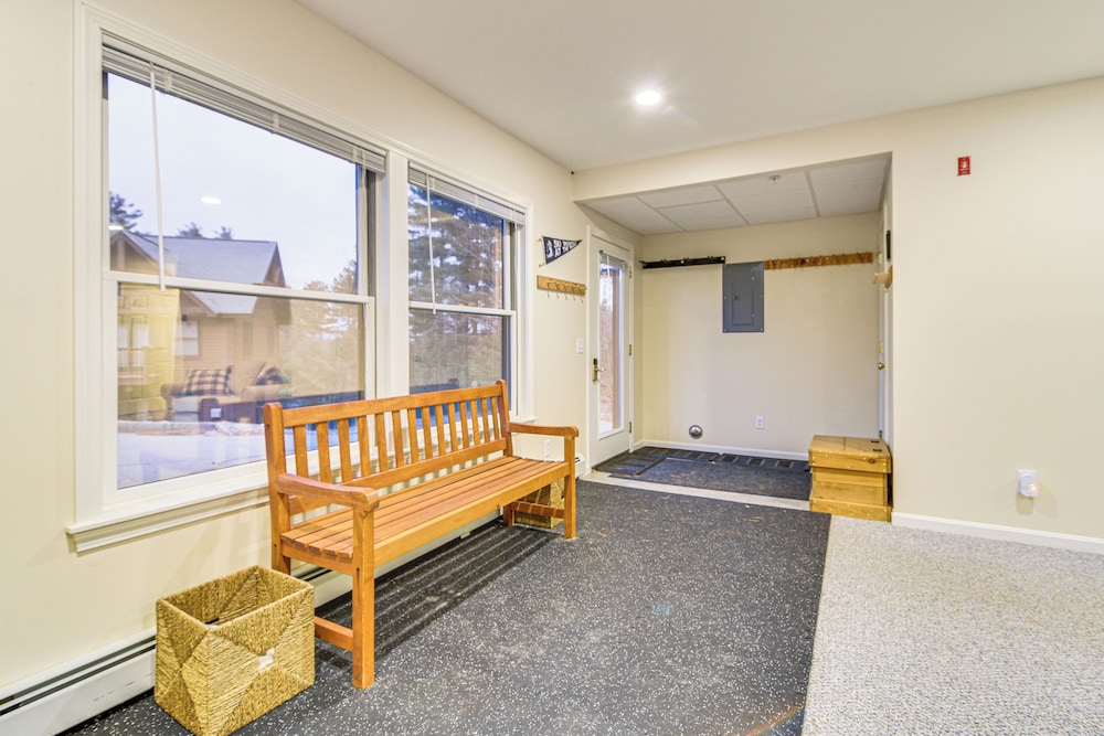 Ski-in/ski-out Condo at Pleasant Mountain!