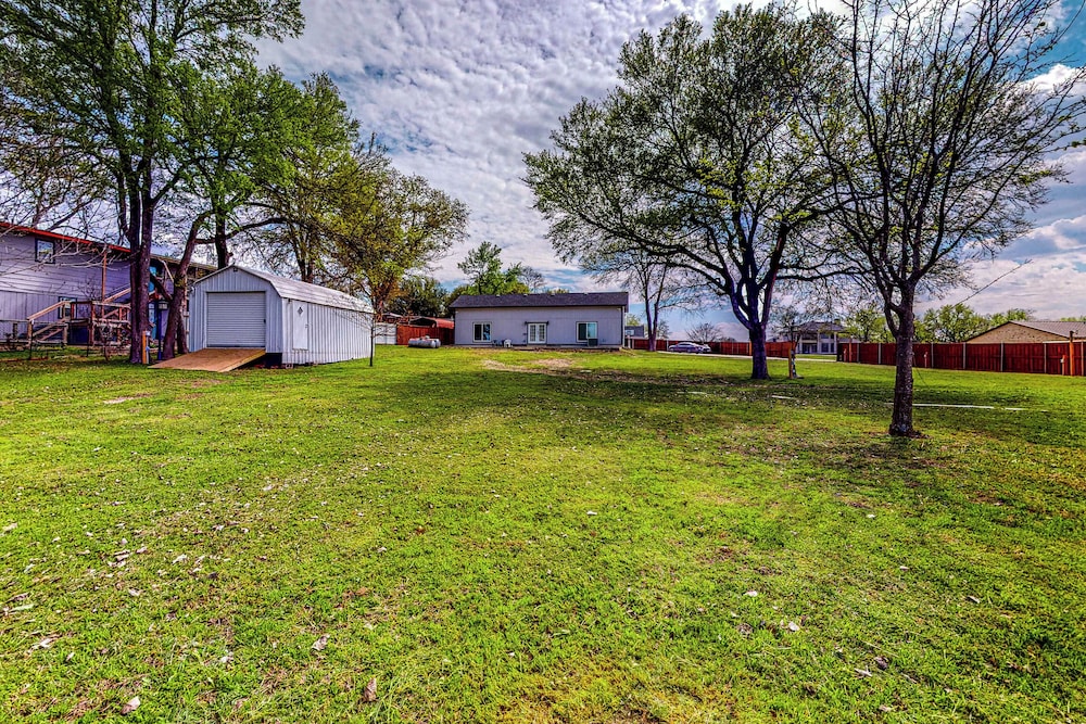 Lake Tawakoni Thrills - Cozy Home!