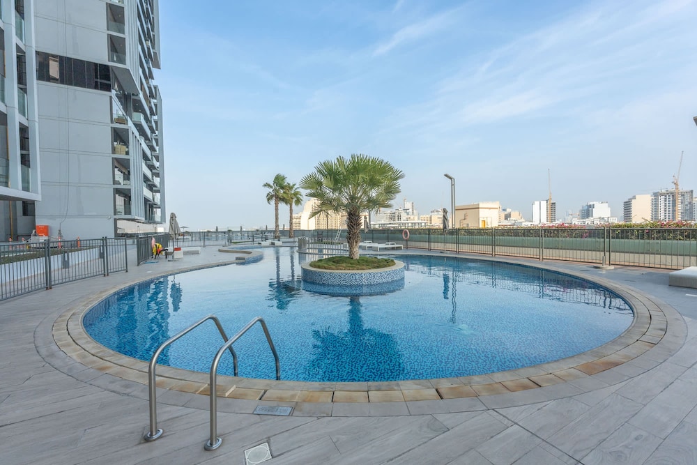 Sophisticated 1 Bedroom Apartment in Bloom Tower B