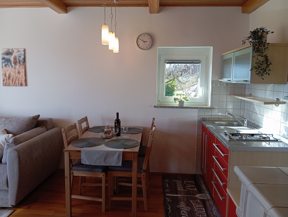 Vineyard cottage Tilka view 4