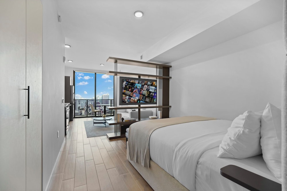 Beautiful Studio Near Bayfront Park