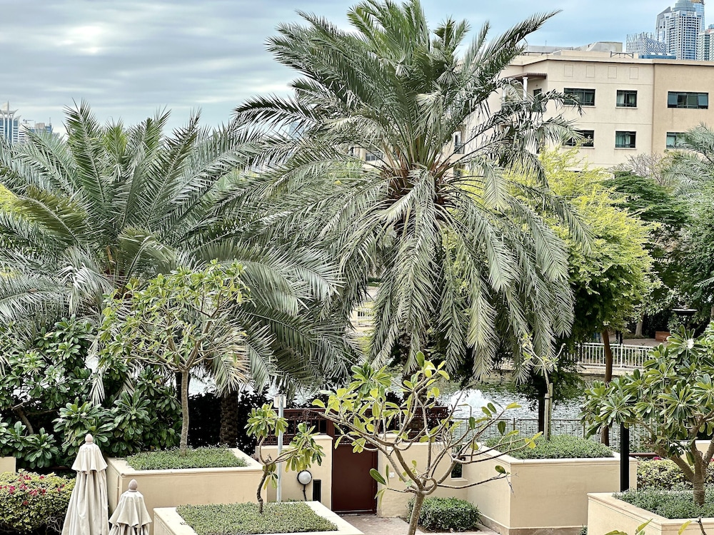 Lux BnB Greens & Views Lake View
