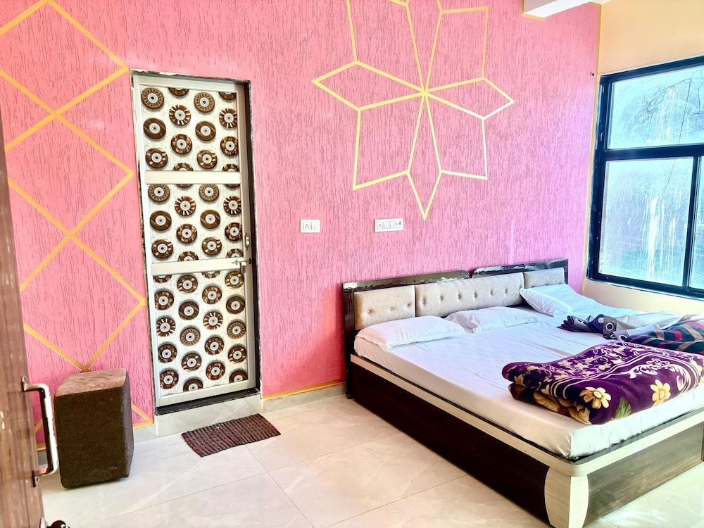 Hotel Rameshwaram Palace