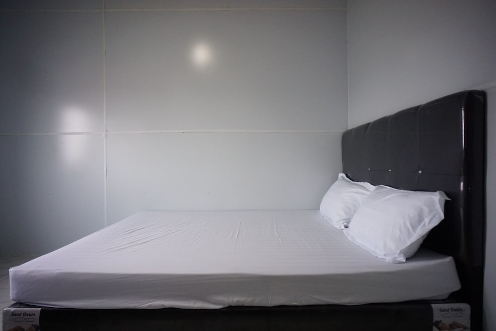 OYO 94903 Akasia Guesthouse