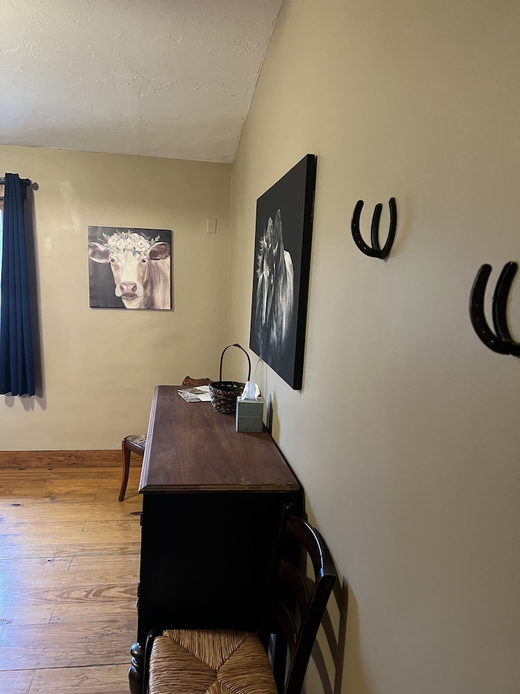 Bloomington Vacations - Harmony Tree Resorts - Property Image 2