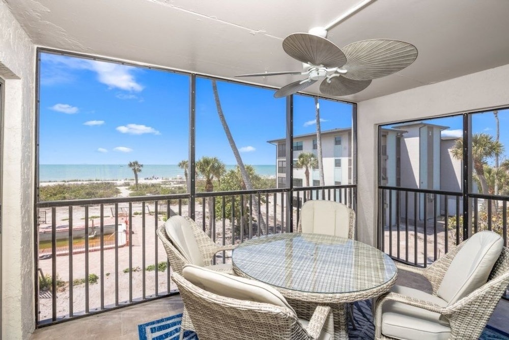 Tarpon Beach 206 2 Bedroom Condo