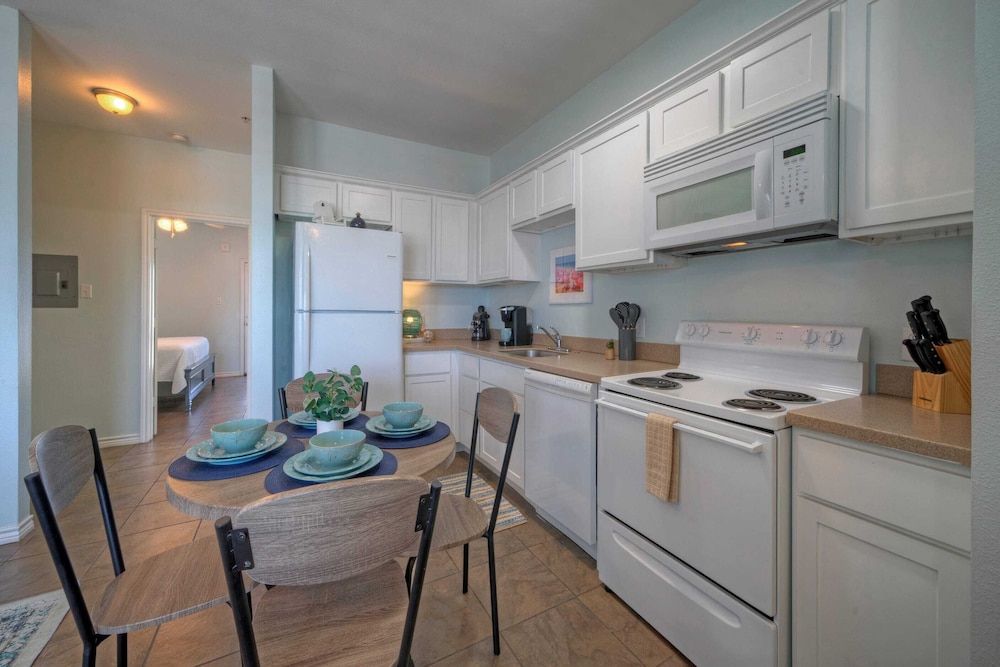9 Costa Bahia Condos Sleeps 48 + Pool Minutes to the Beach