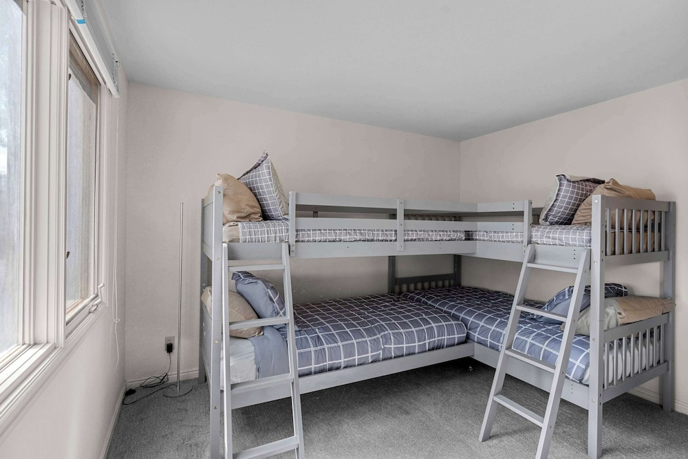 Cozy Condo - Stay for 9