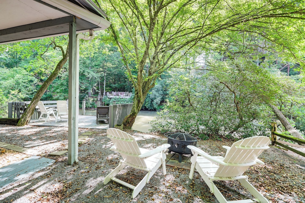 Cartecay River Retreat w/ Yard & Screened Porch!
