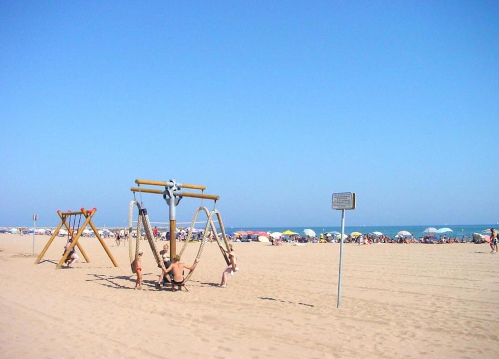 Cozy Beachside Villa in Serignan