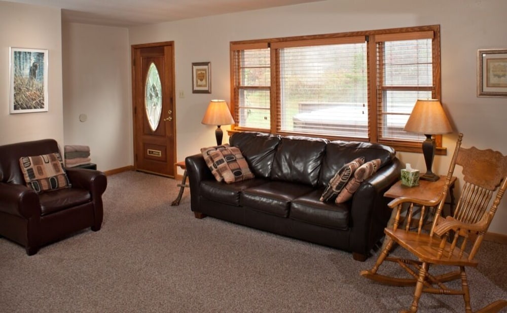 Opossum Creek Retreat - Property Image 6