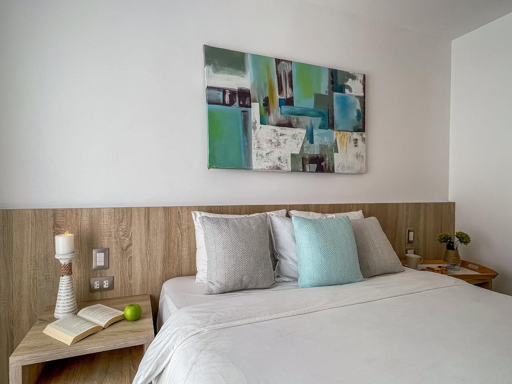 Luxury 2 bed Condo Just Steps From the Beach view 2