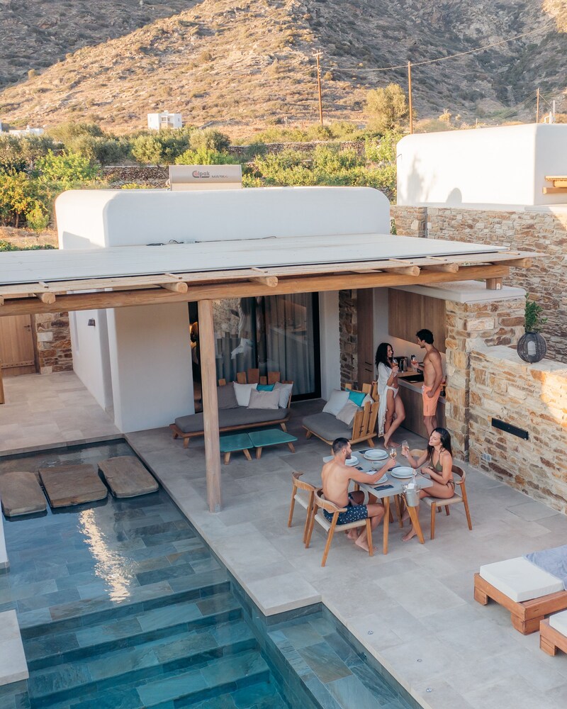 Ios Vacations - Hide Out Villas - Property Image 4