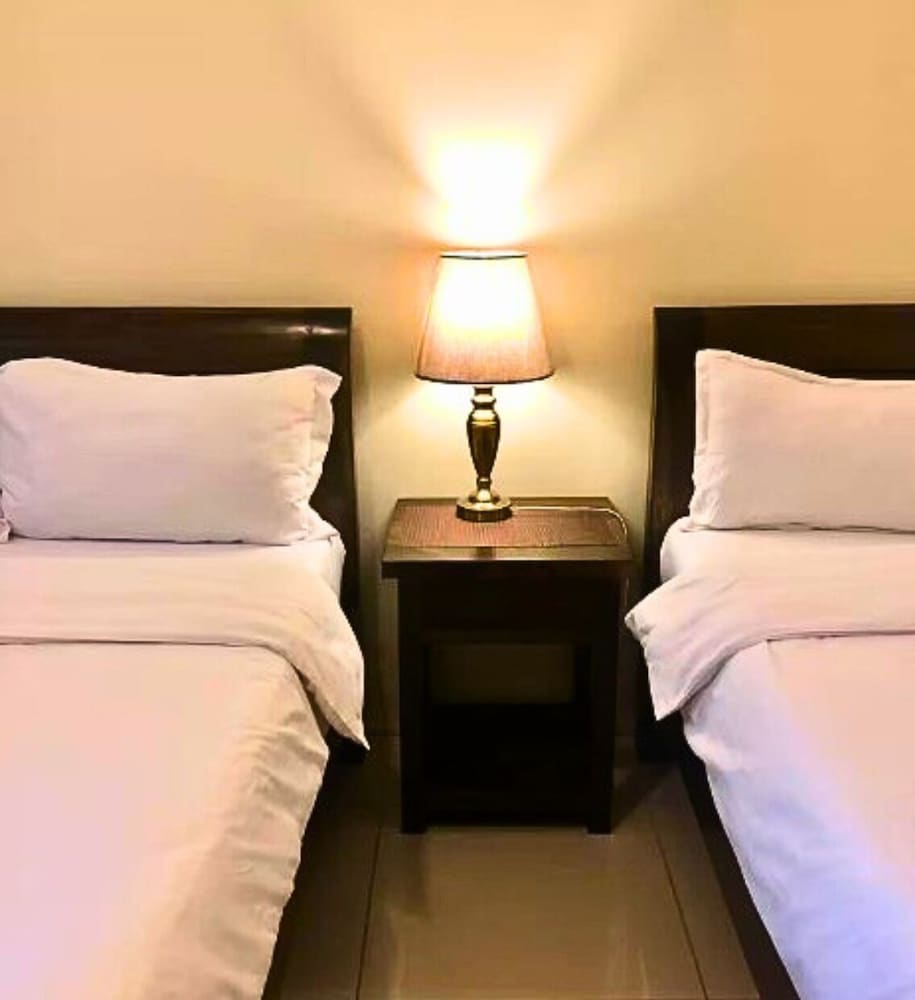Need Place To Stay In TAGAYTAY. Book Now