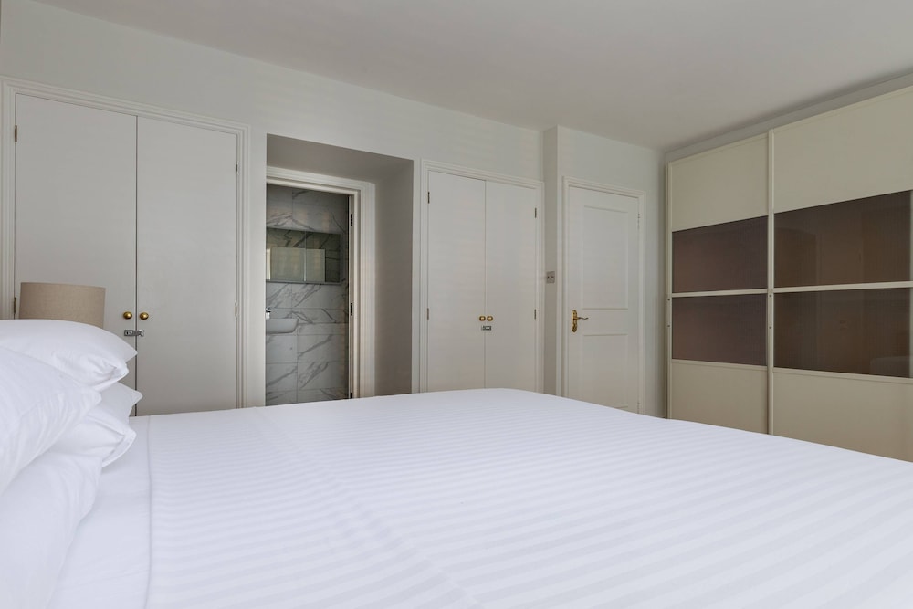 Canning Place Mews by Onefinestay