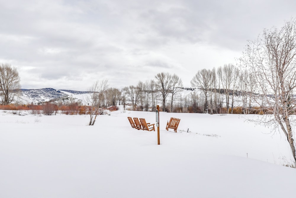 Modern Granby Retreat: Fish, Hike & Relax!