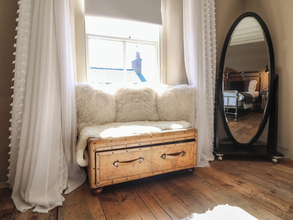 Coupling Cottage