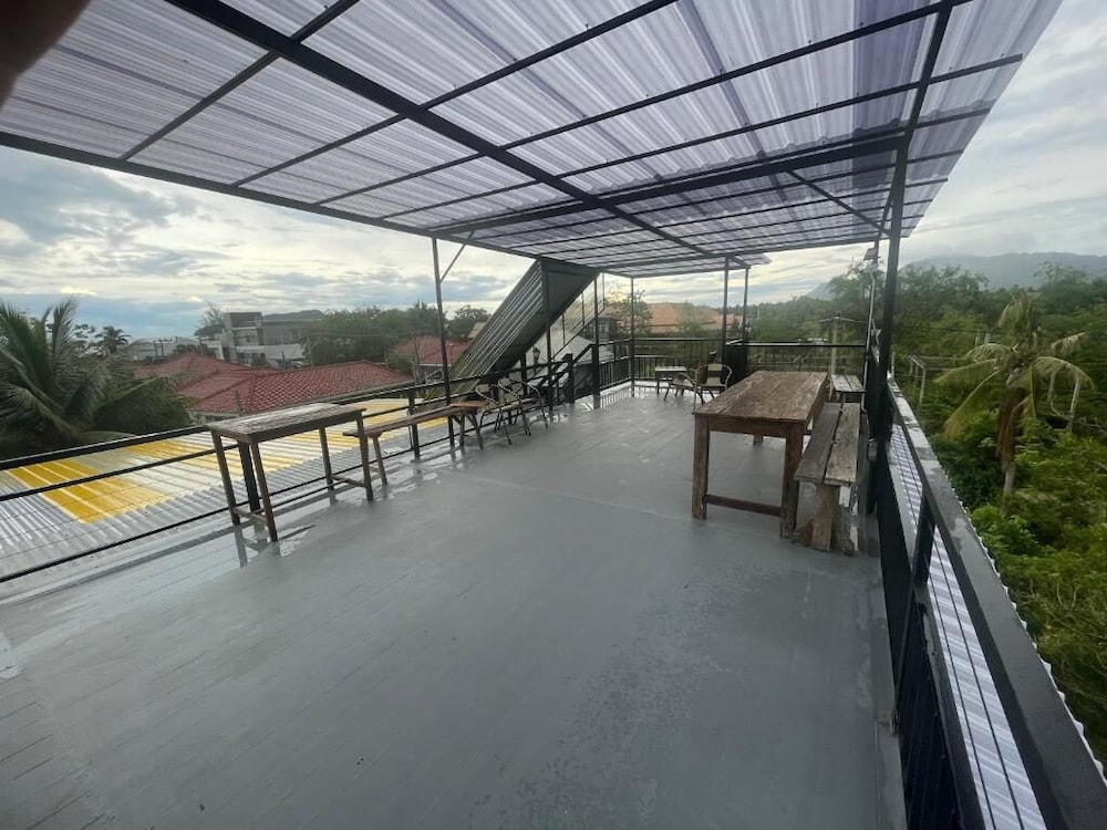 Golden Mango House
