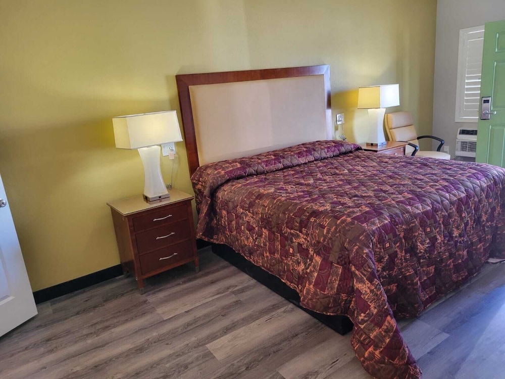 Stadium Inn & Spas
