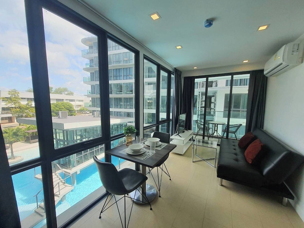 Stylish Bang Saray Apartment With Pool and Resort Facilities